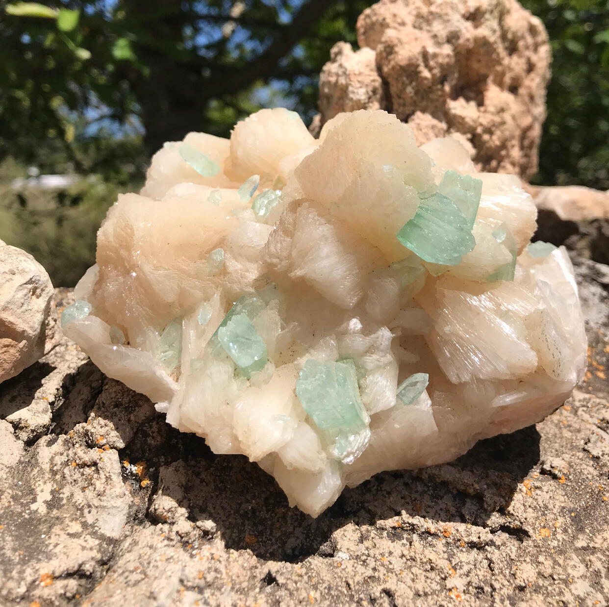 Stilbite and Green Apophyllite crystal in Ibiza